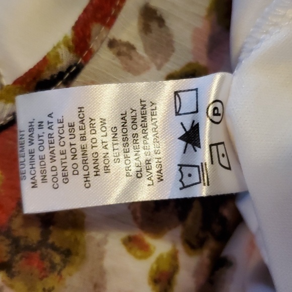 3 For $30…..Reitmans floral top - Picture 8 of 8